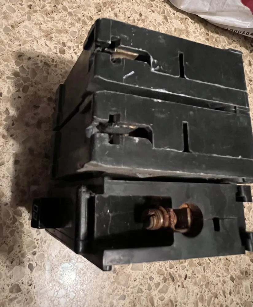 Slide of Freddys Electrical