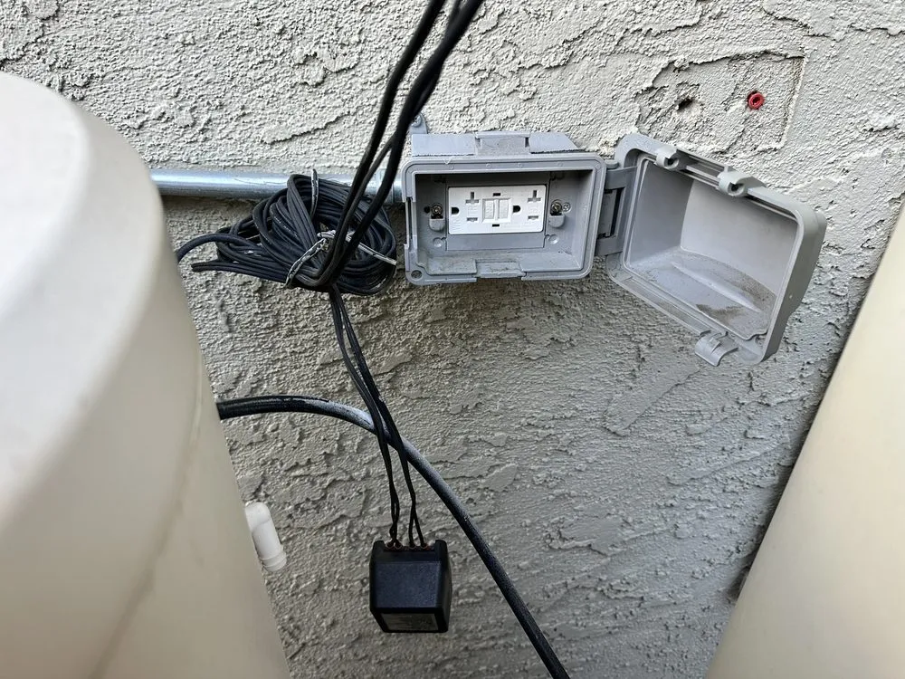 Slide of Freddys Electrical