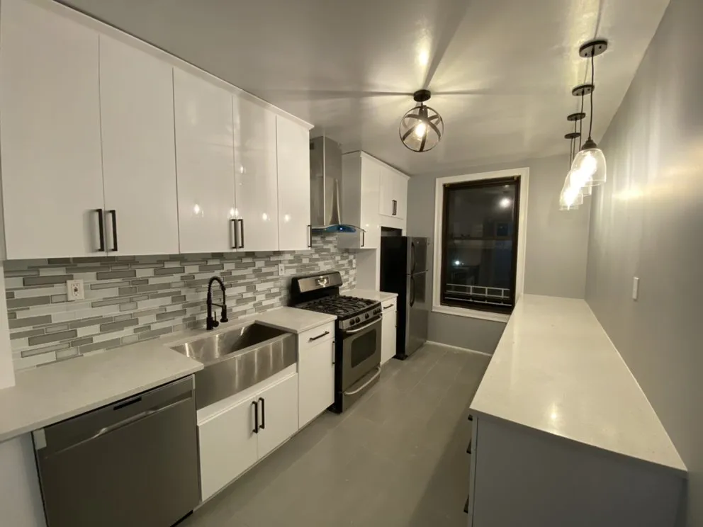 Slide of Fredi Handyman