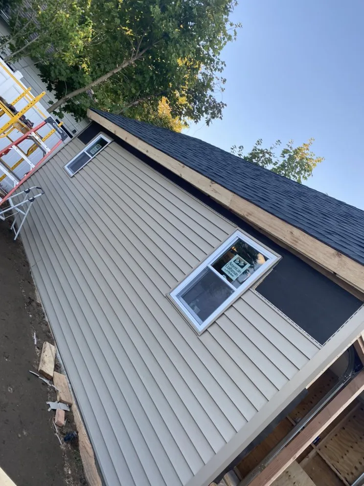 Slide of Fredi Handyman