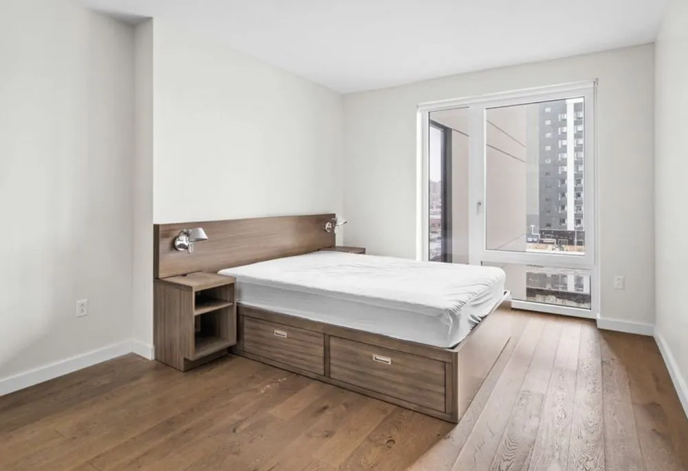 Slide of Fredi Handyman