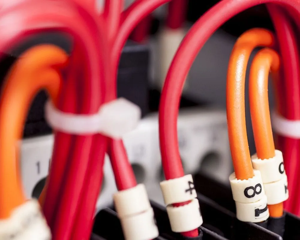 Emergency electrician providing electrical repair in ,