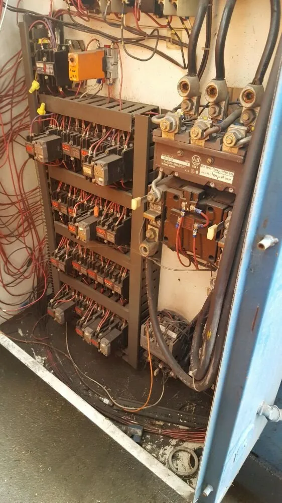 Licensed wiring installation service in Purple Sage, TX - Fredy Guzman