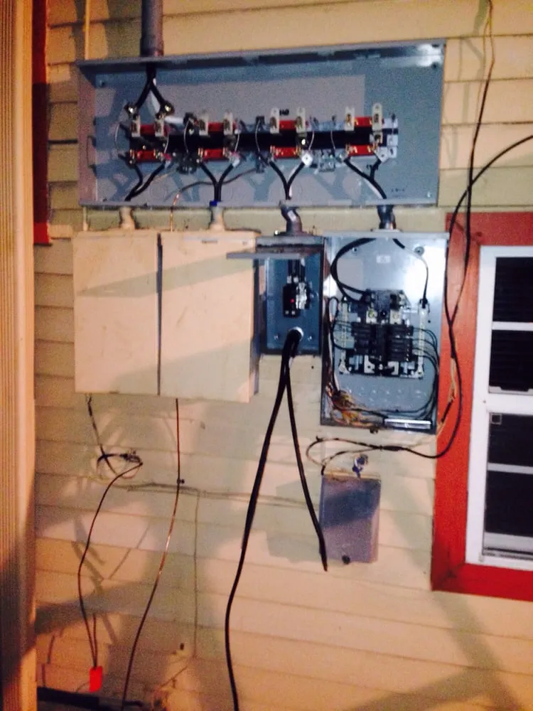 Affordable outlet and switch repair in Purple Sage, TX by Fredy Guzman