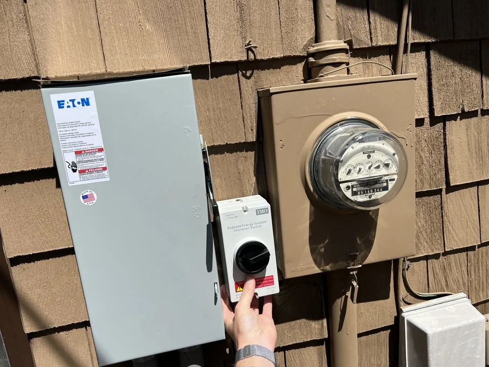 Professional electrician providing electrical repair in Harpers Ferry, WV - Freedom Electric