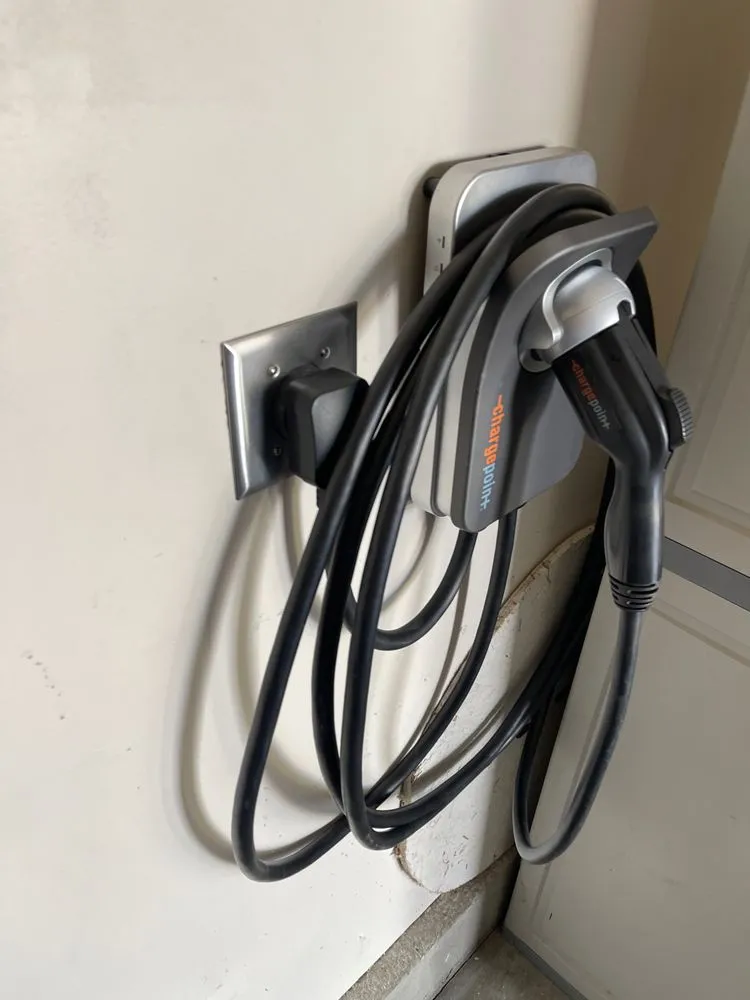 Emergency outlet and switch repair service in ,  - Freedom Electrical Services