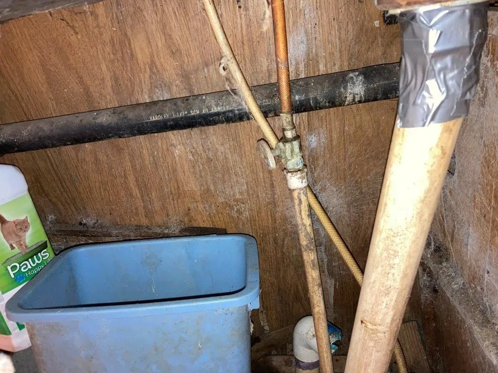 Professional electrician providing wiring installation in , 