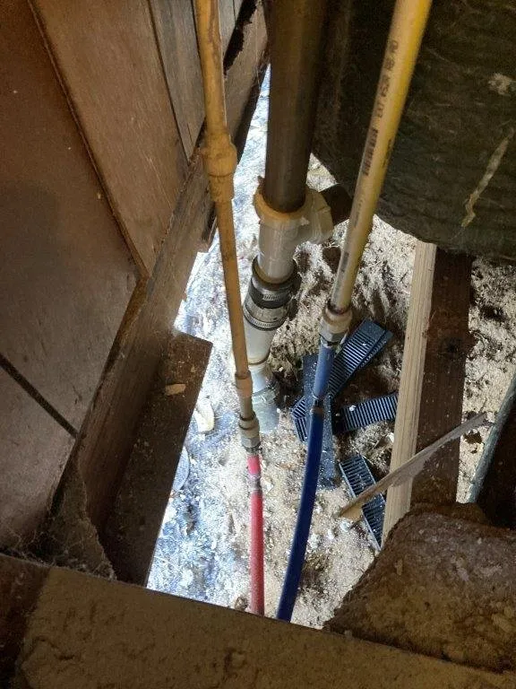 Trusted electrician providing emergency electrical service in , 