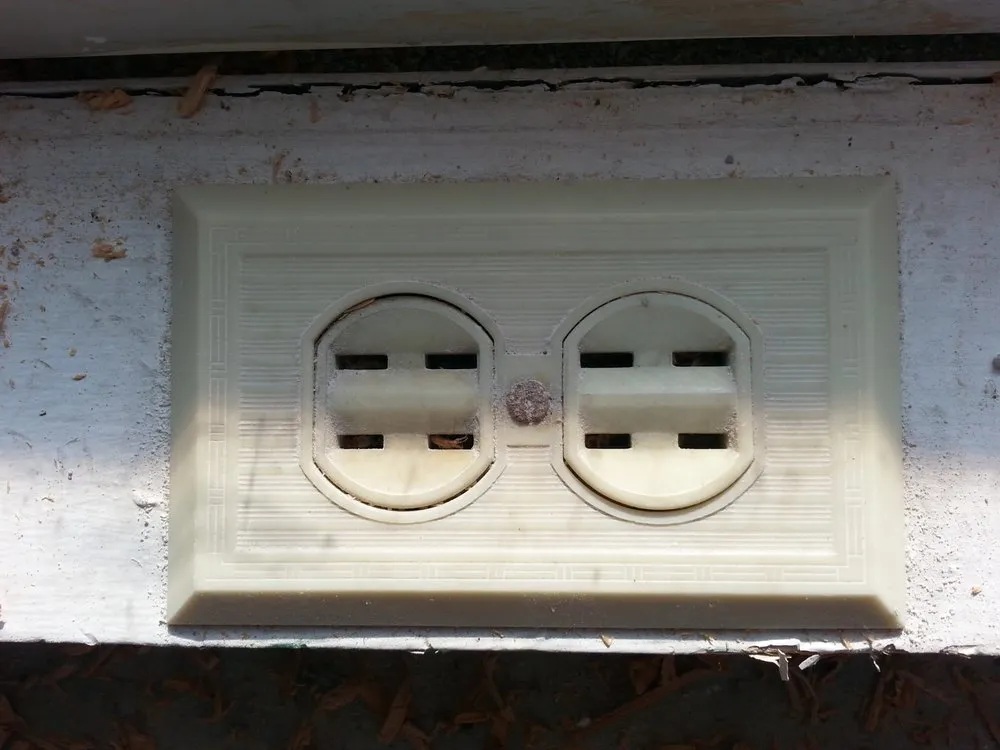 Slide of Fregoso Electric Service