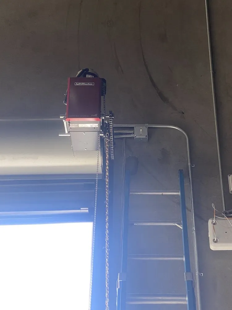 Expert circuit breaker repair in ,  by Frequency X Electric