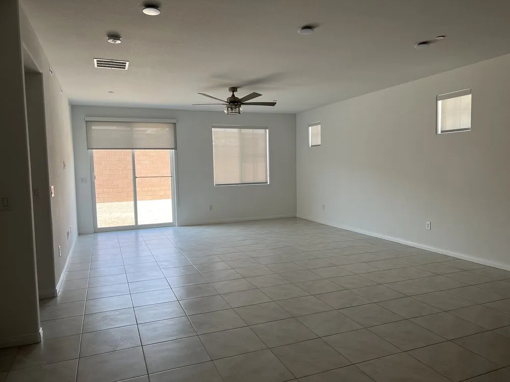 Slide of Friends Electric