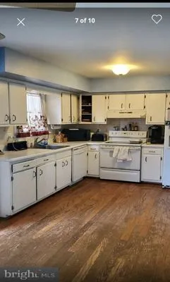 Frontline Handyman Logo