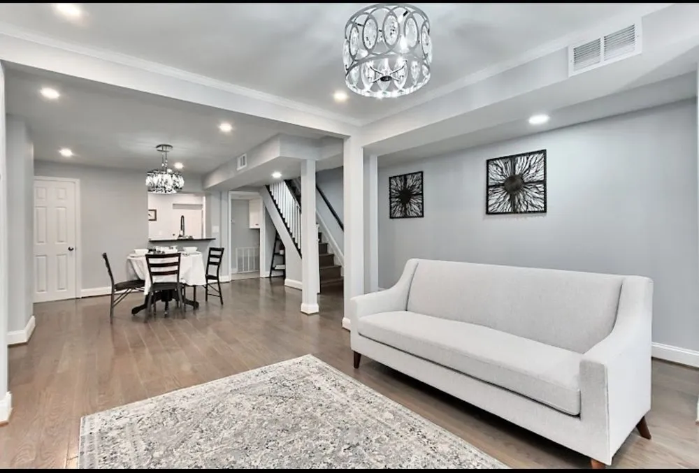 Slide of Fuentes Electric