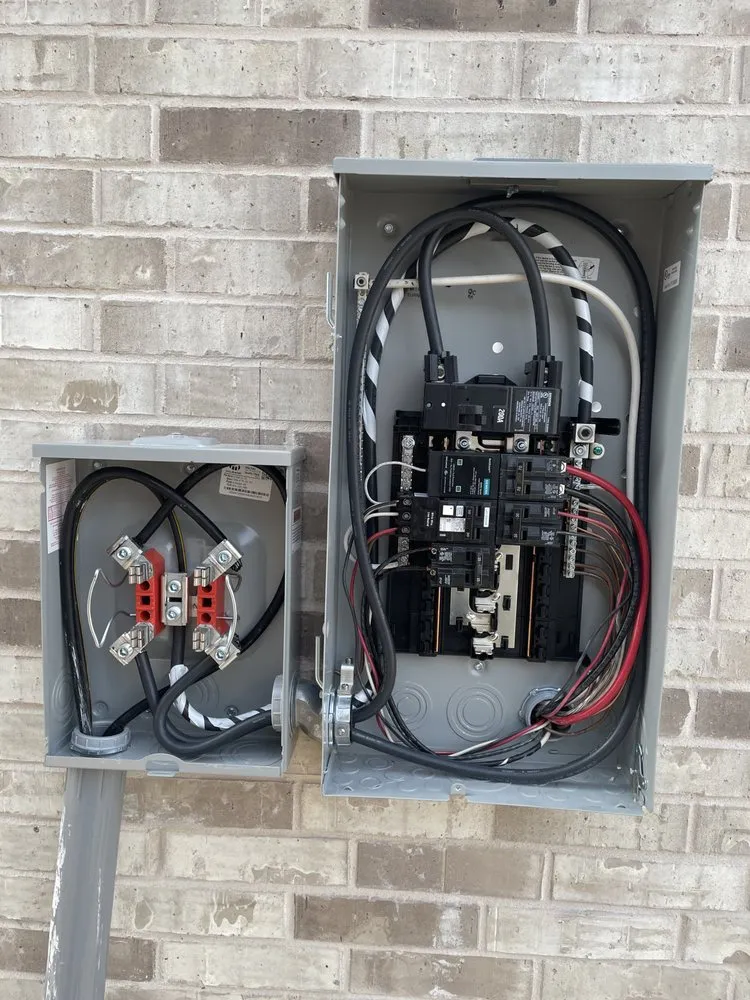 Slide of Fuentes Voltage