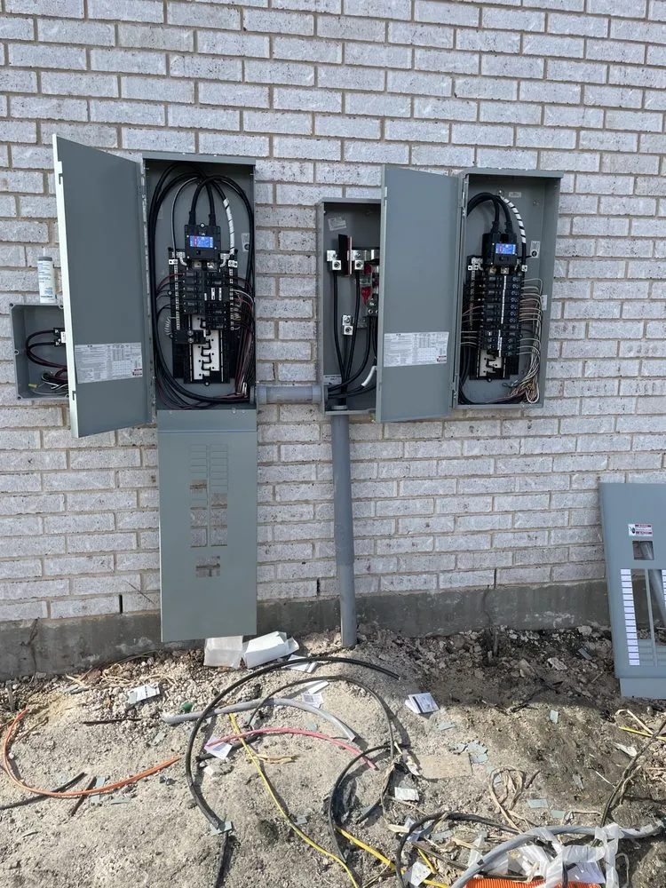 Slide of Fuentes Voltage