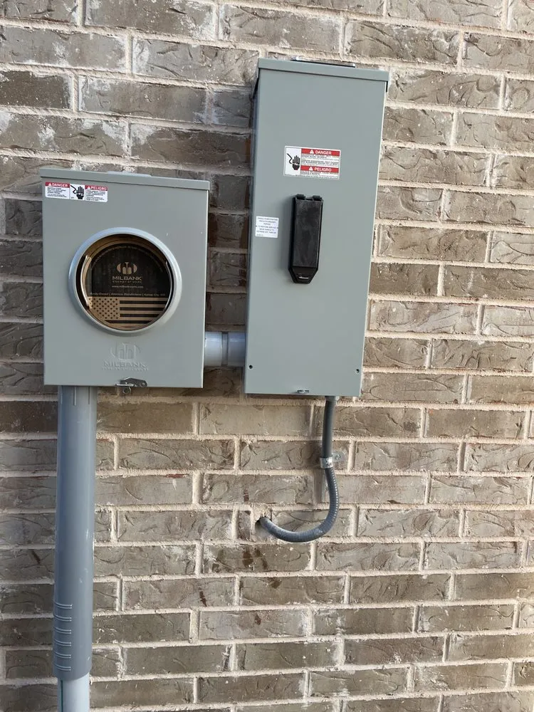 Slide of Fuentes Voltage