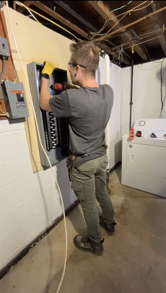 Slide of Fuerza Electric