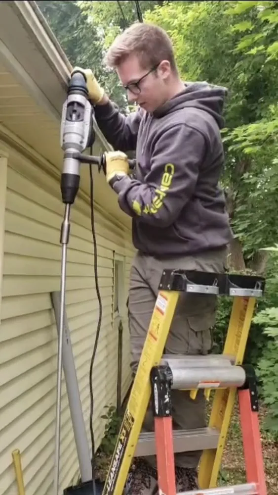 Slide of Fuerza Electric