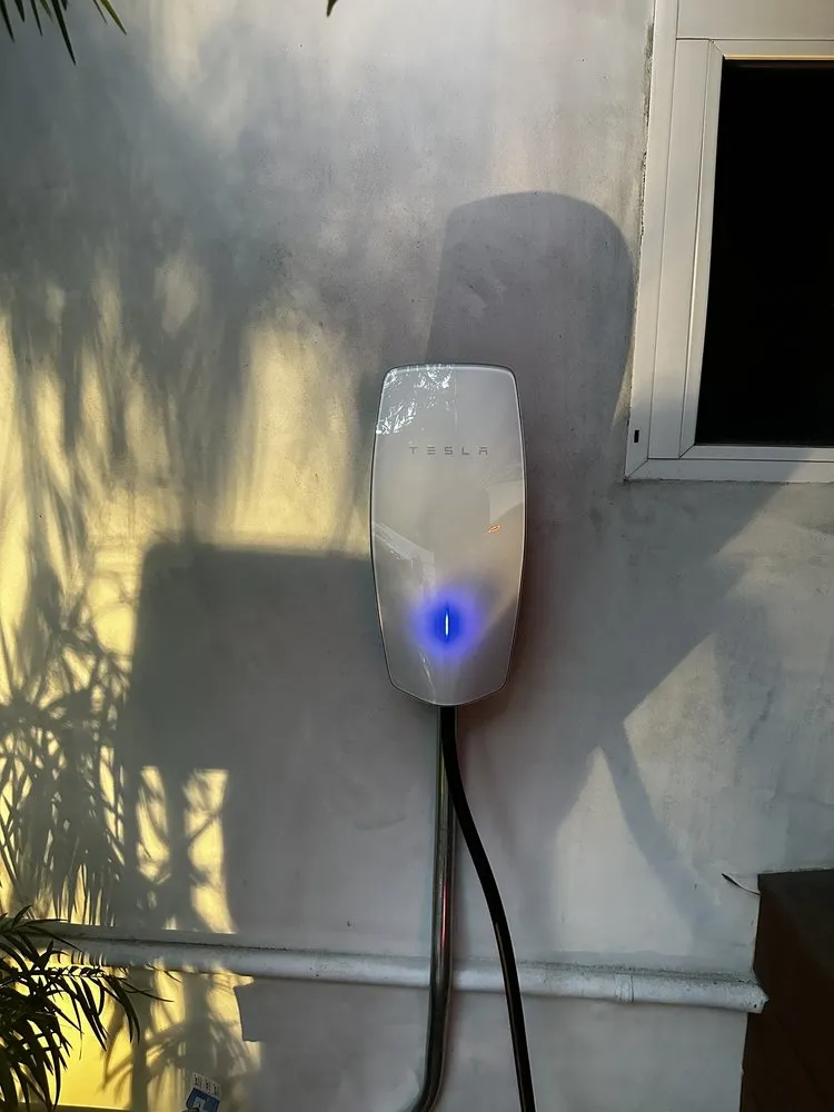 Slide of Full Contact Electric