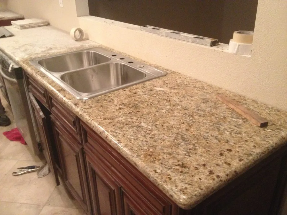 Trusted electrician providing electrical repair in , 