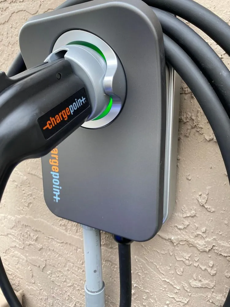 Slide of Fuse Electric EV & Solar