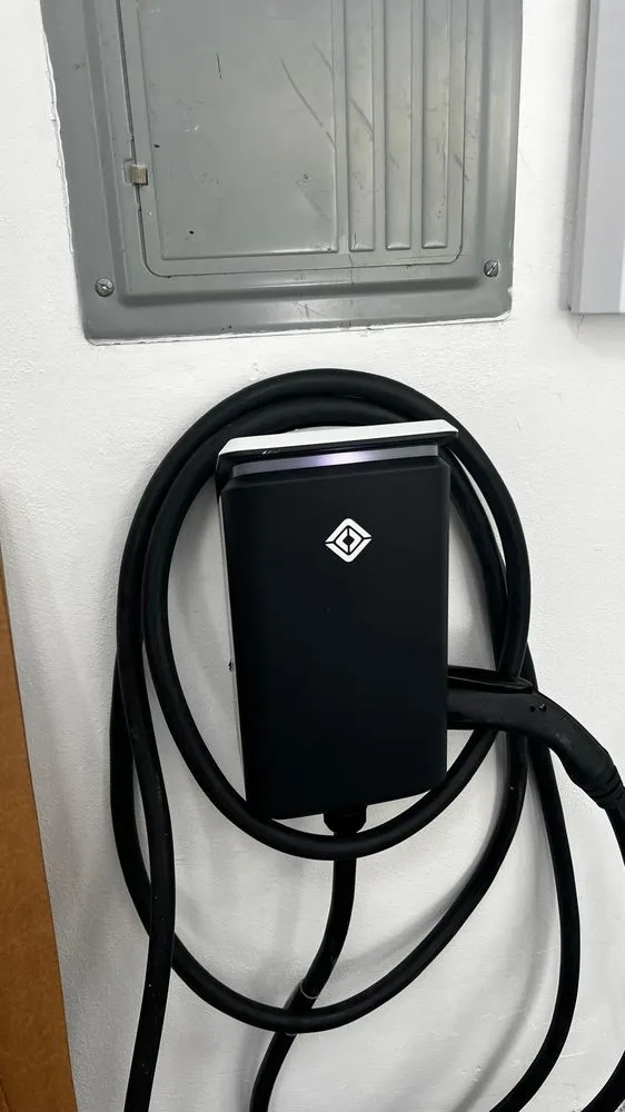 Slide of Fuse Electric EV & Solar