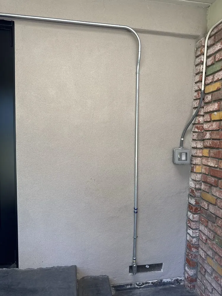 Certified electrician providing emergency electrical service in , 