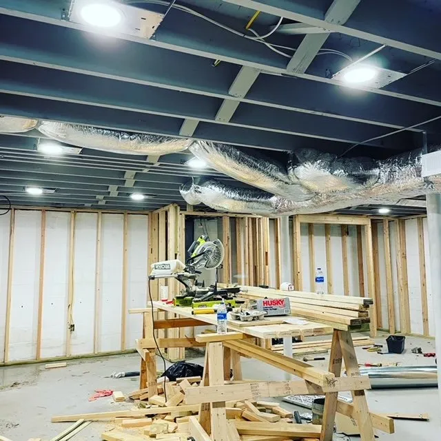 Trusted electrician providing electrical repair in , 