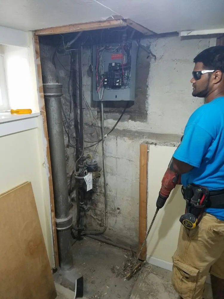 Reliable outlet and switch repair in Jamaica, NY by G & R Electrical Contractors