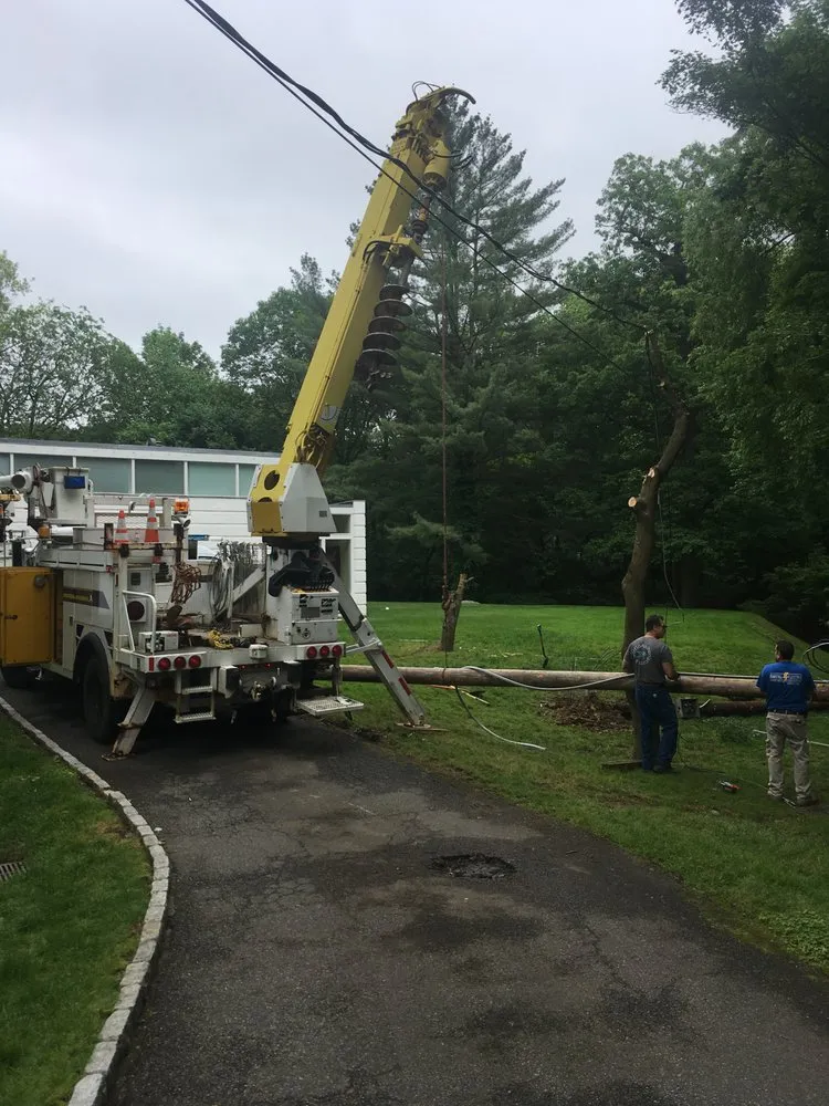 Emergency outlet and switch repair in Hopewell Junction, NY by G & R Pole Line Contractors