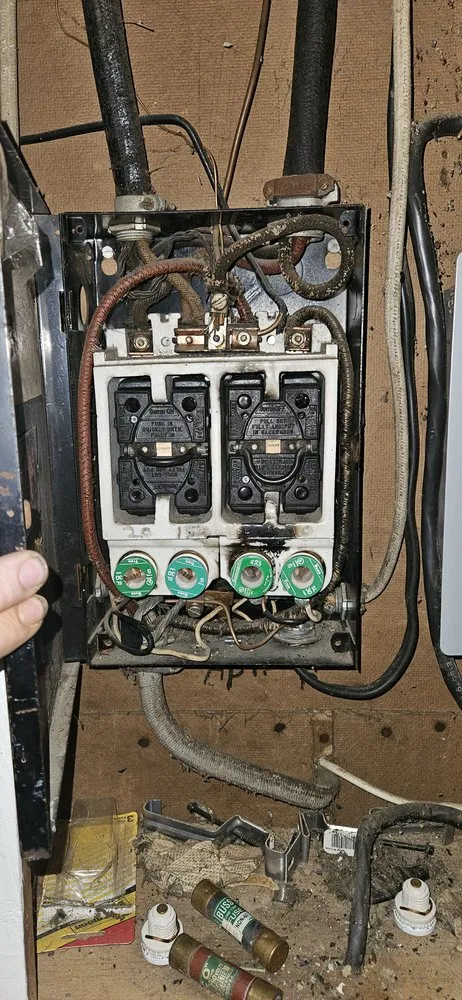 Slide of G and G Electrical