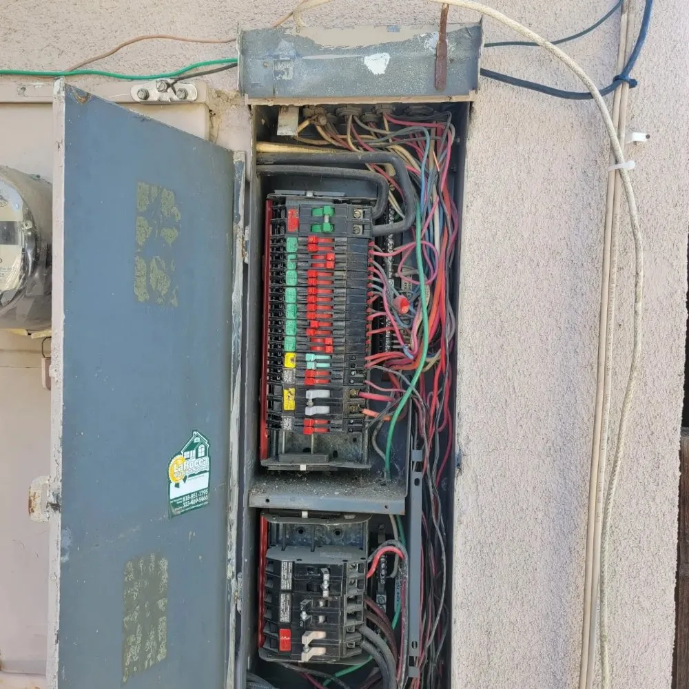 Licensed electrician providing outlet and switch repair in San Fernando Valley, CA - G T Electric
