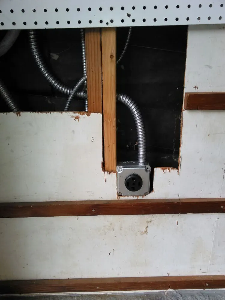 Slide of G-Tech Electric