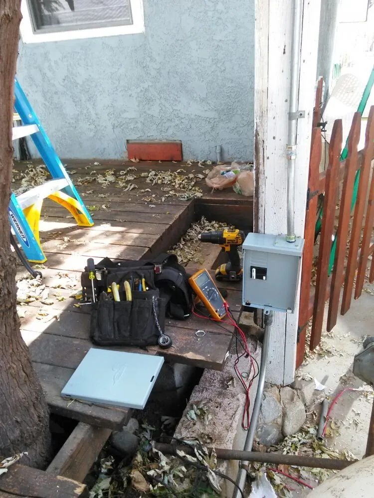 Slide of G-Tech Electric