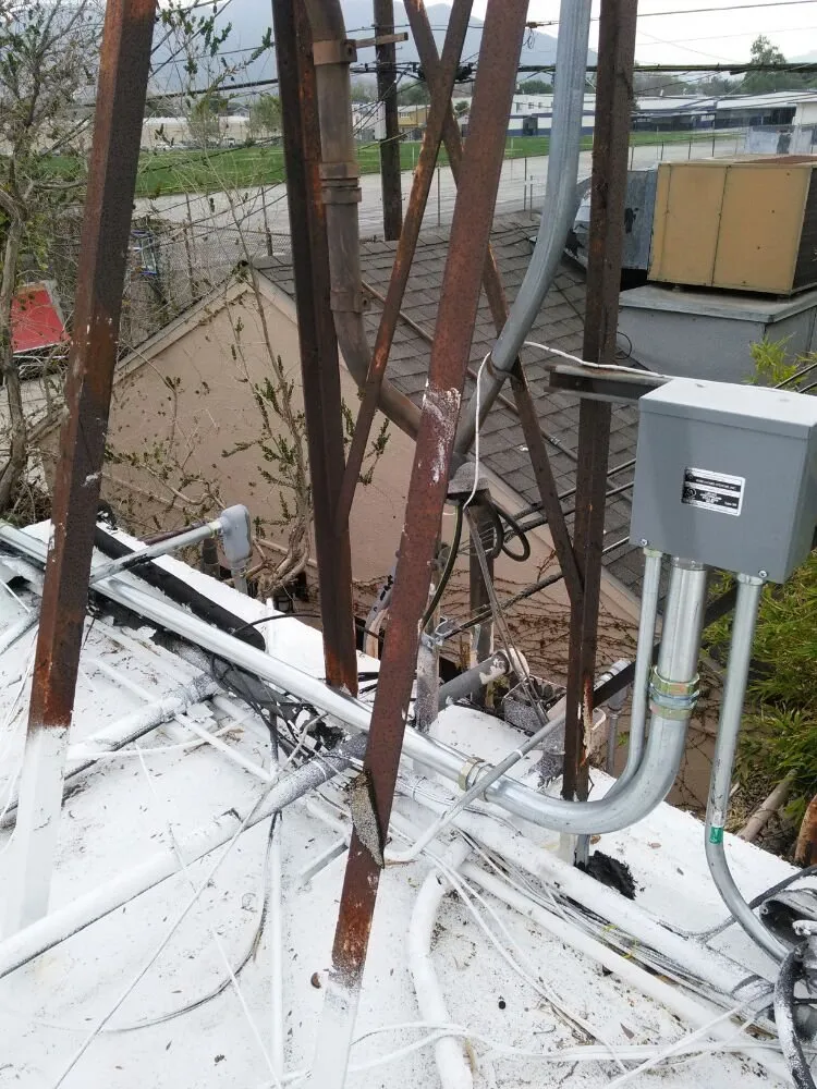 Slide of G-Tech Electric