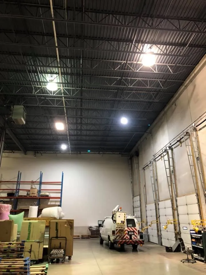 Affordable electrician providing circuit breaker repair in , 