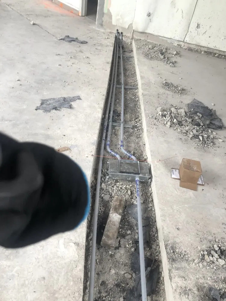 Affordable electrician providing electrical repair in , 