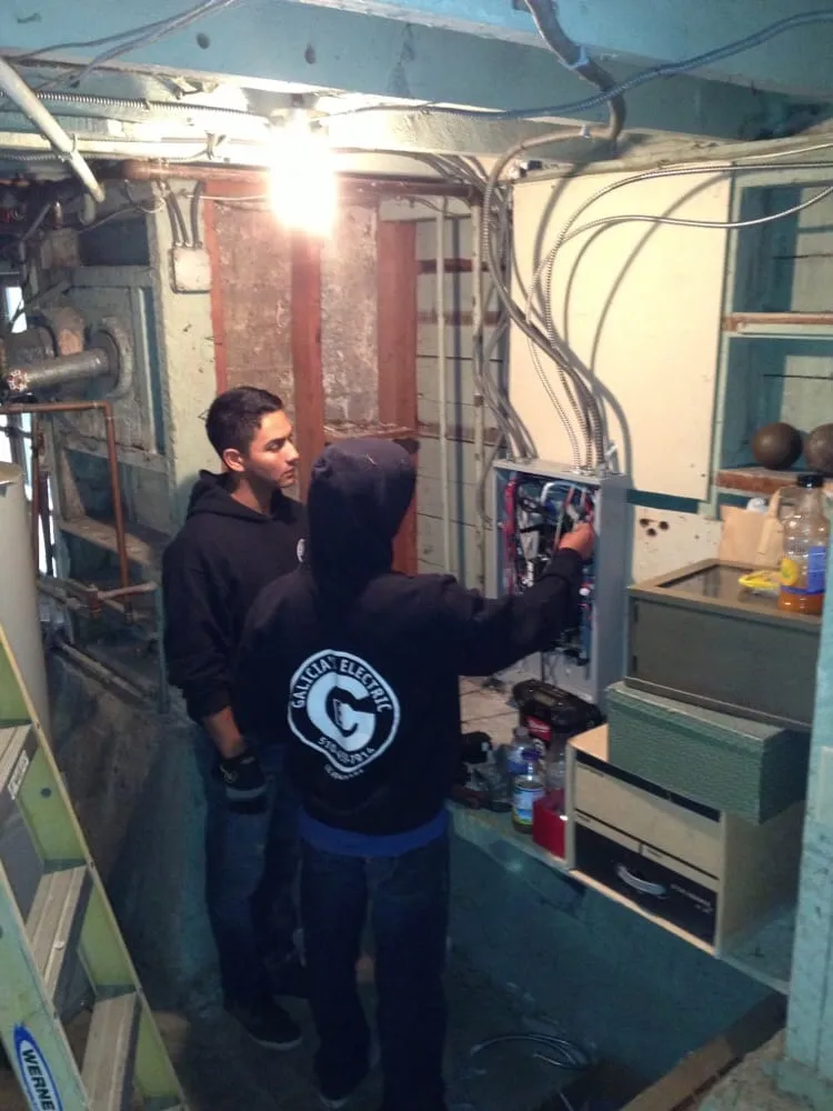 Slide of Galicia's Electric