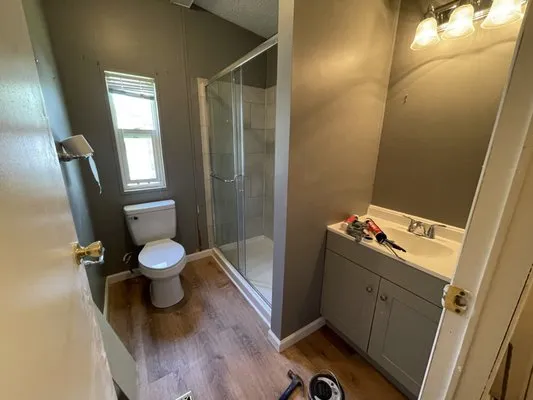 Gallardo’s Handy Logo