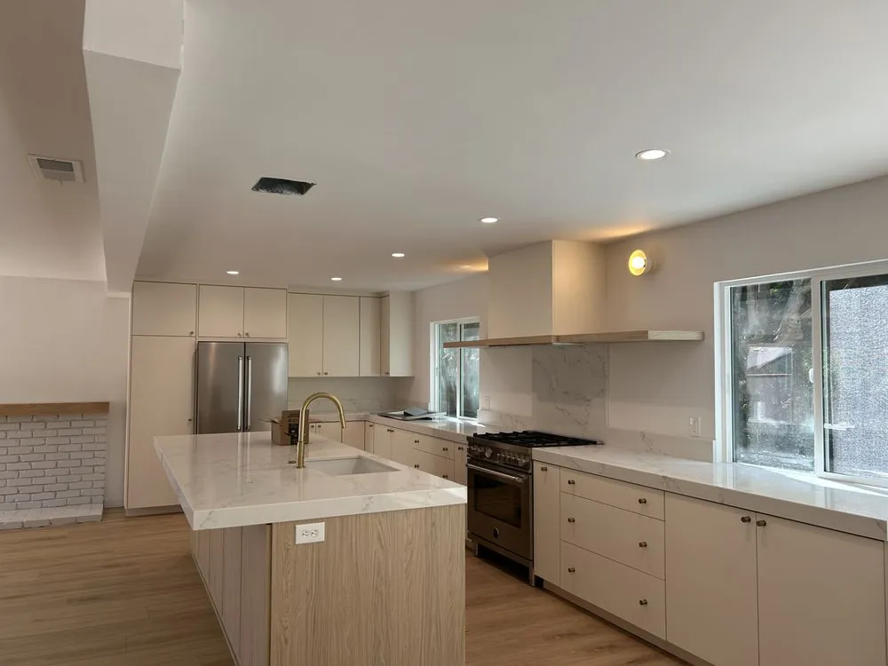 Slide of Gama Electric