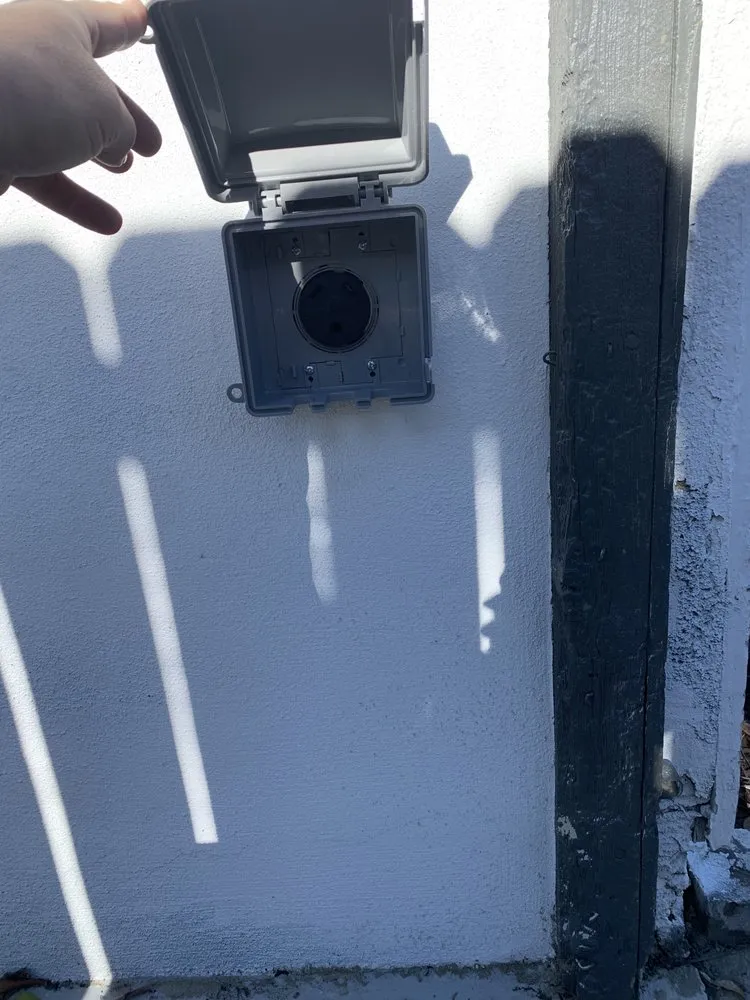 Slide of Gama Electric