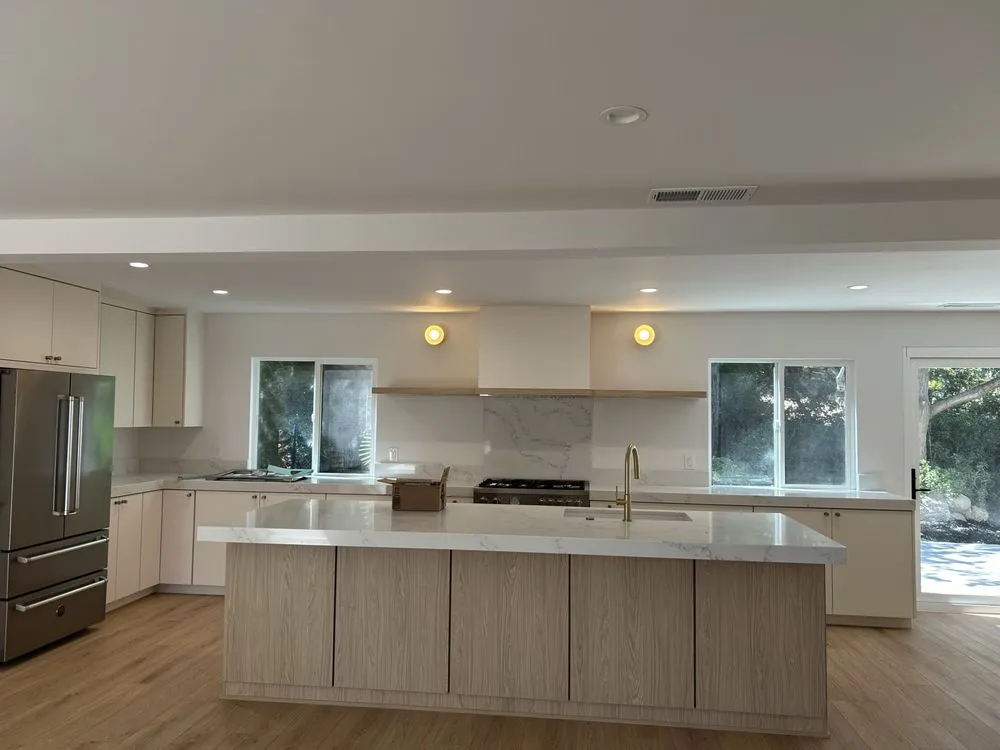 Slide of Gama Electric