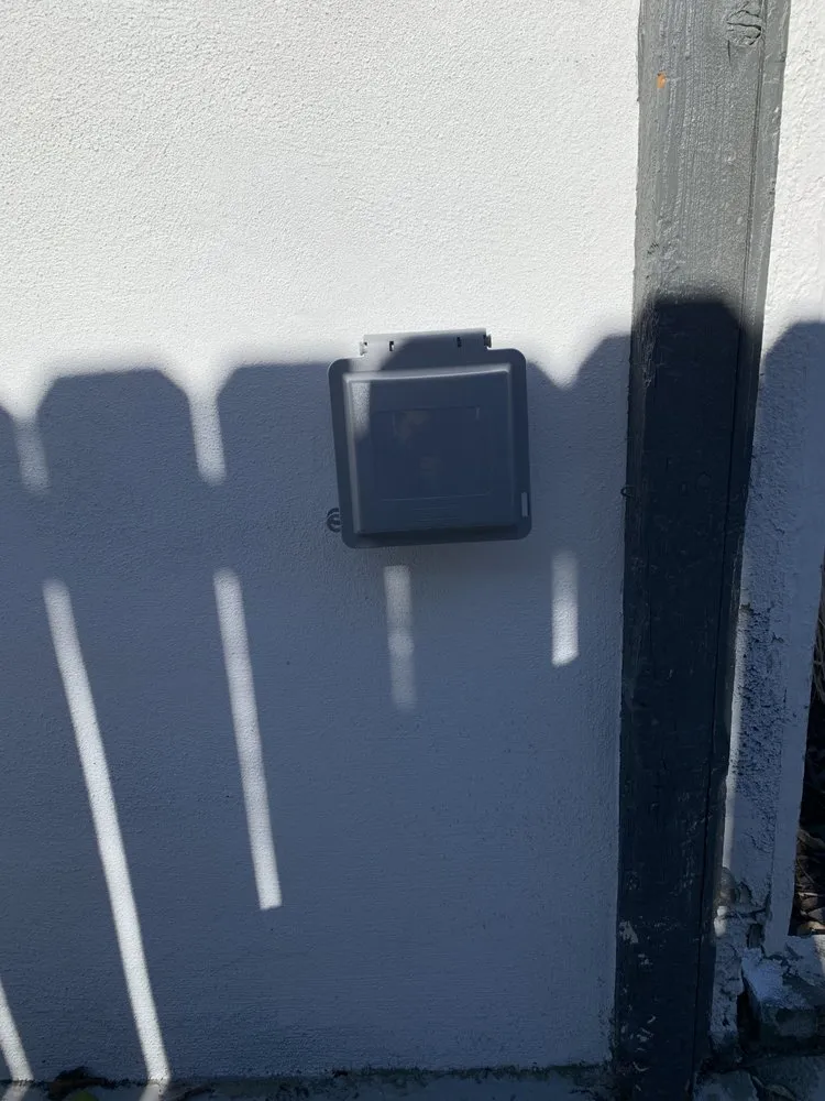 Slide of Gama Electric