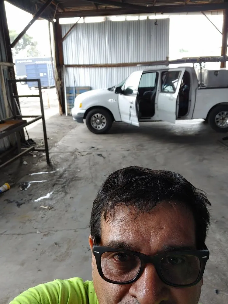 Slide of García Electrical Jobs And Handyman