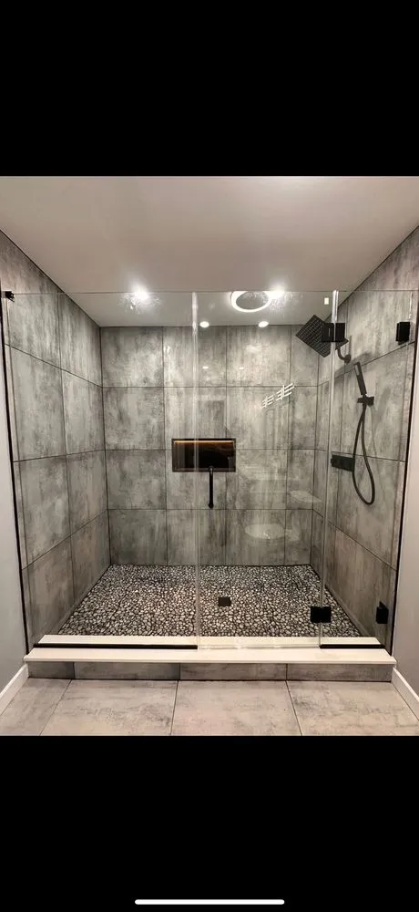 Licensed electrician providing electrical repair in ,