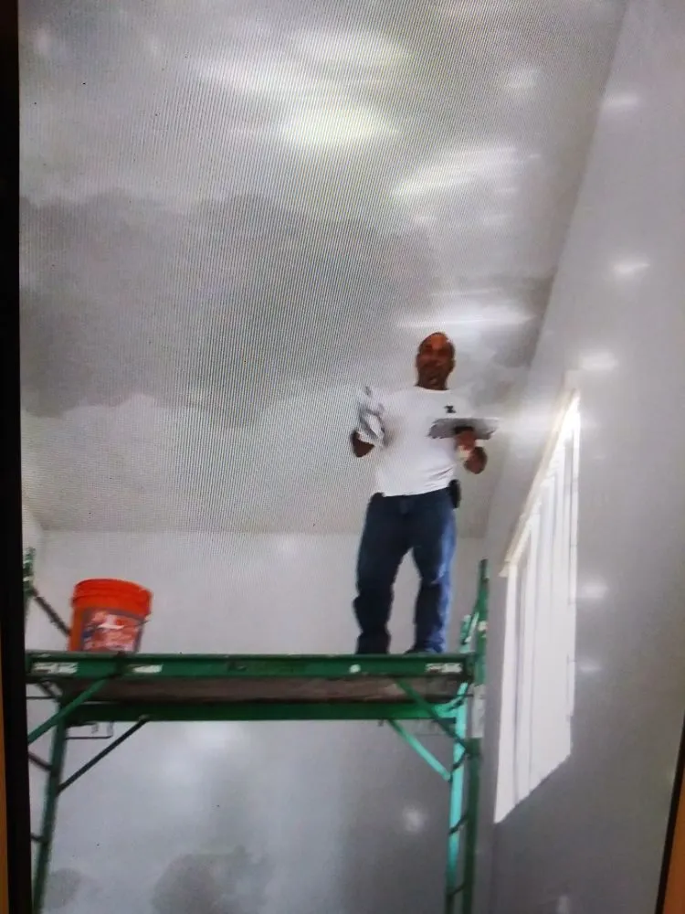 Affordable electrician providing lighting installation in , 