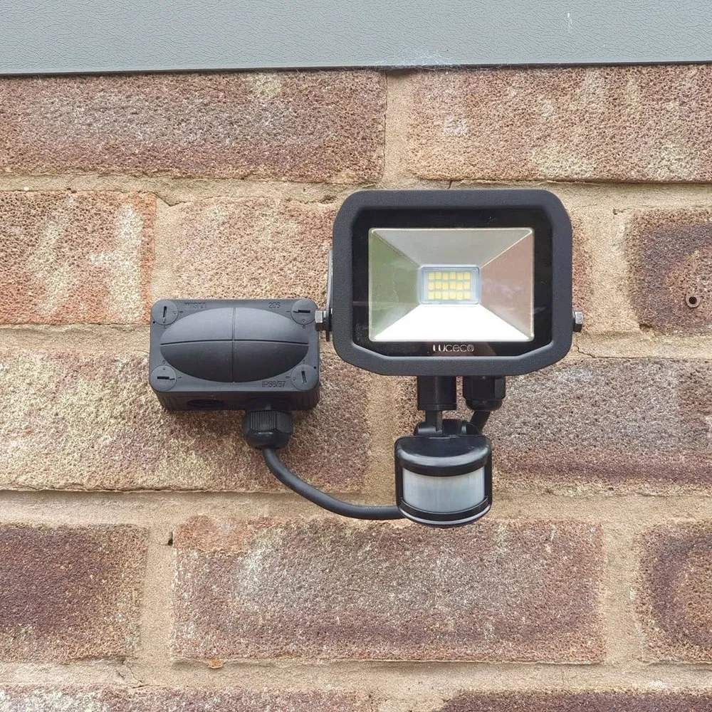 Slide of Gargantuan Emergency Electrician