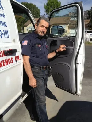 Gary's Electric Logo