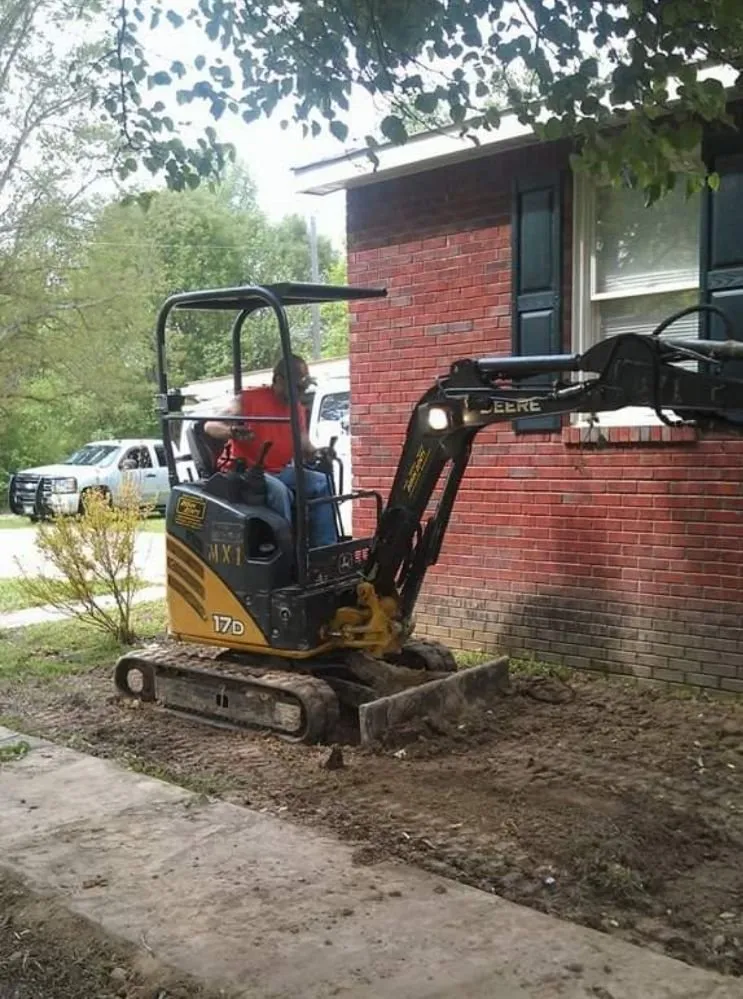 Professional electrician providing electrical repair in , 