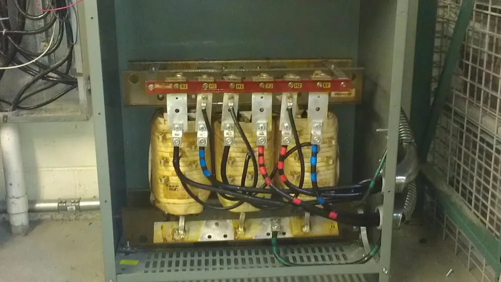 Reliable electrician providing electrical repair in , 